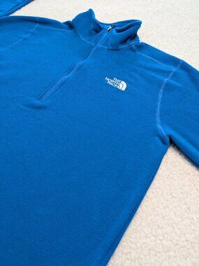 The North Face fleece pullover 🔵